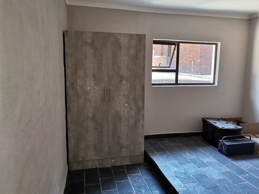 To Let 1 Bedroom Property for Rent in Safari Gardens North West